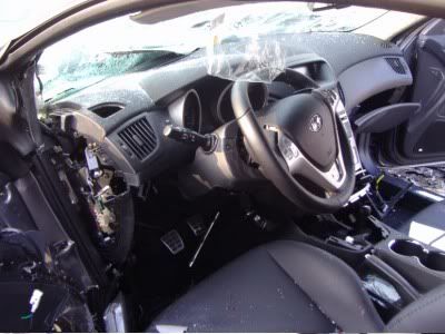 Hyundai-Genesis-Coupe-8-Accident-.jpg