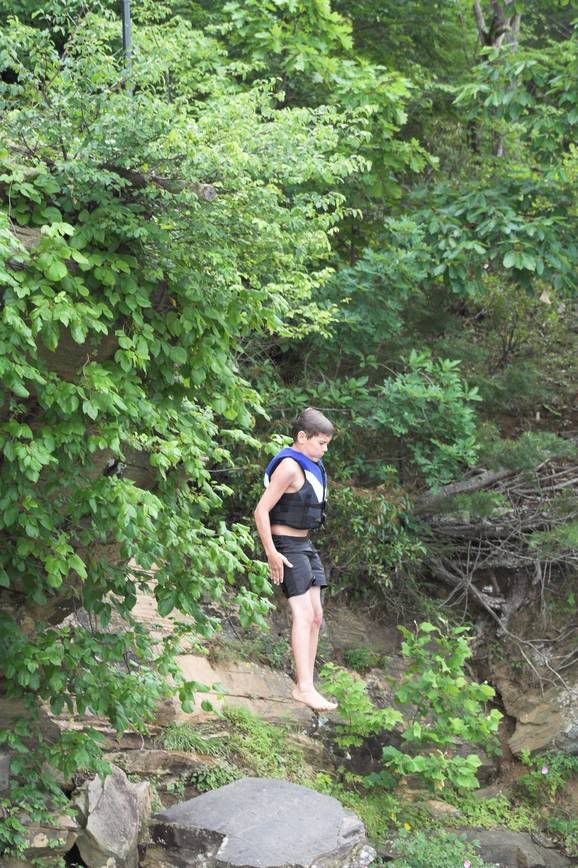 IMAGE: http://i28.photobucket.com/albums/c203/fireturk1/Lakelife/colton2ndjump03-01.jpg