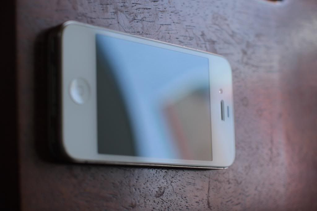 iphone 4s white 16GB hư wifi và ké thêm 1 con D60 + len Sigma DG HSM f1.4 - 9