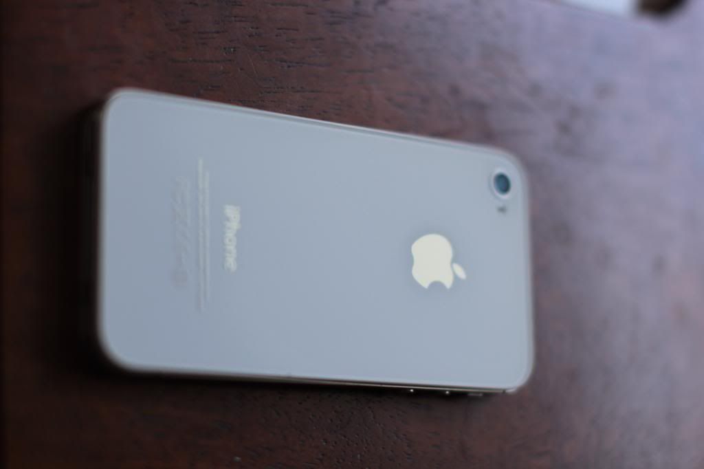 iphone 4s white 16GB hư wifi và ké thêm 1 con D60 + len Sigma DG HSM f1.4 - 4