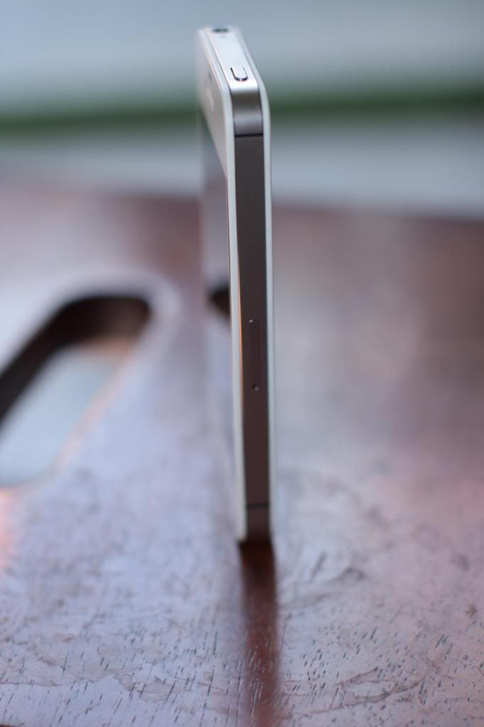 iphone 4s white 16GB hư wifi và ké thêm 1 con D60 + len Sigma DG HSM f1.4 - 5