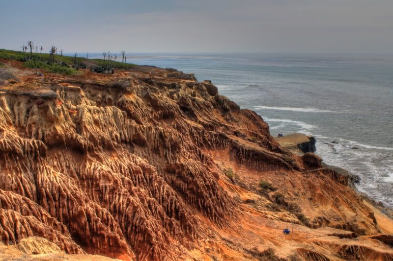 IMAGE: http://i28.photobucket.com/albums/c204/careysean/IMG_3952_3_4_tonemapped3.jpg