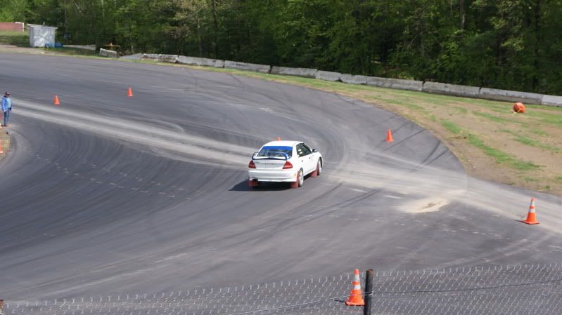 http://i28.photobucket.com/albums/c207/crusinvw/Malta%20Autocross%205_8_10/2-2.jpg