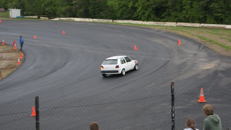 http://i28.photobucket.com/albums/c207/crusinvw/Malta%20Autocross%205_8_10/2-3.jpg