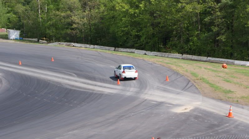 http://i28.photobucket.com/albums/c207/crusinvw/Malta%20Autocross%205_8_10/3-2.jpg