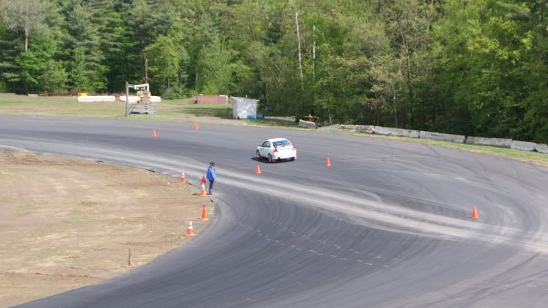 http://i28.photobucket.com/albums/c207/crusinvw/Malta%20Autocross%205_8_10/5-2.jpg