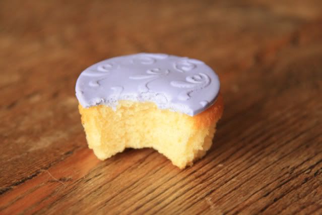 http://i28.photobucket.com/albums/c208/Tykkajansen/Taart/minicupcake.jpg