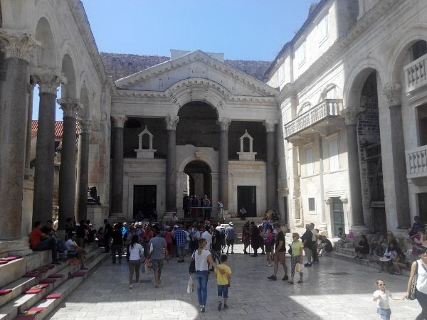A CROACIA EN COCHE CON PERRO (JUNIO 2016) - Blogs de Croacia - 17 JUNIO 2016: SPLIT (1)
