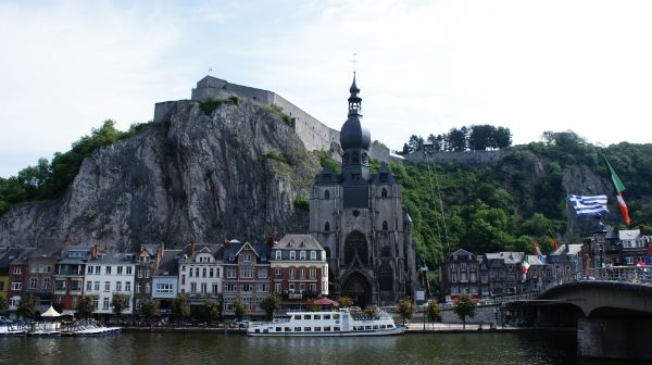 13-14 JUNIO: DINANT Y REIMS Y VUELTA A CASA - HOLANDA con PERRO (Junio 2014) (3)