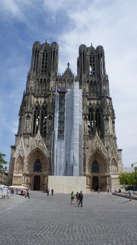 13-14 JUNIO: DINANT Y REIMS Y VUELTA A CASA - HOLANDA con PERRO (Junio 2014) (6)