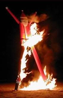 http://i28.photobucket.com/albums/c220/jdelregno/anti%20xmas/flamingsanta.jpg