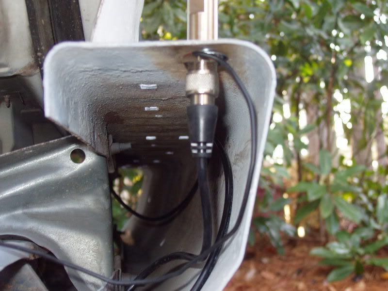 CB antenna bumper mount