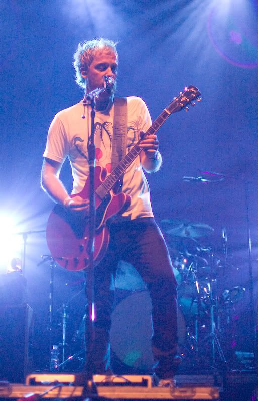 IMAGE: http://i28.photobucket.com/albums/c222/danpass/critique/Lightroom-0326.jpg