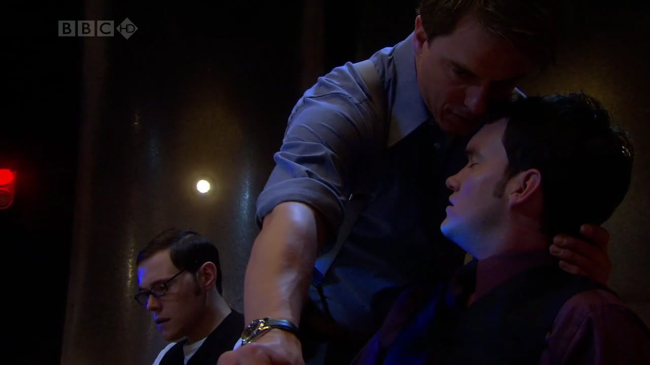 http://i28.photobucket.com/albums/c223/Eithne-Ame/Ianto-Epic-Picspam/s2/111.jpg