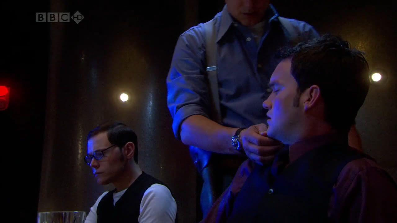 http://i28.photobucket.com/albums/c223/Eithne-Ame/Ianto-Epic-Picspam/s2/112.jpg