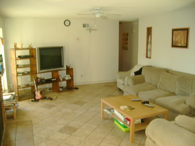 http://i28.photobucket.com/albums/c230/originalsin1087/LivingRoom1.jpg