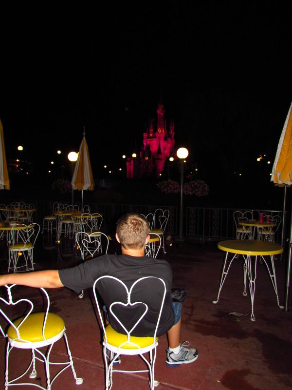 WDWMAY-JUNE2012940.jpg