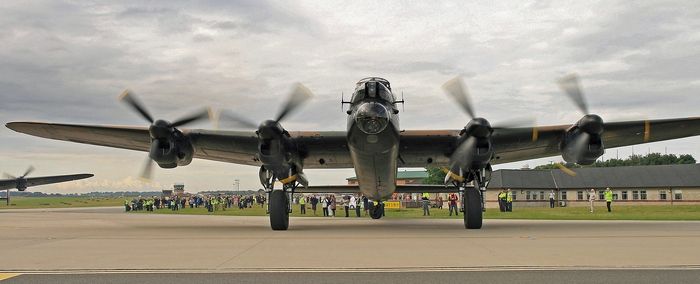 tn_LancastersandVulcan014_zpsfd21f755.jp