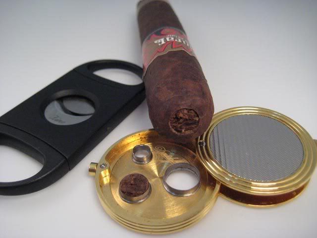 i28.photobucket.com/albums/c236/nad1/Cigars/IMG_1360.jpg