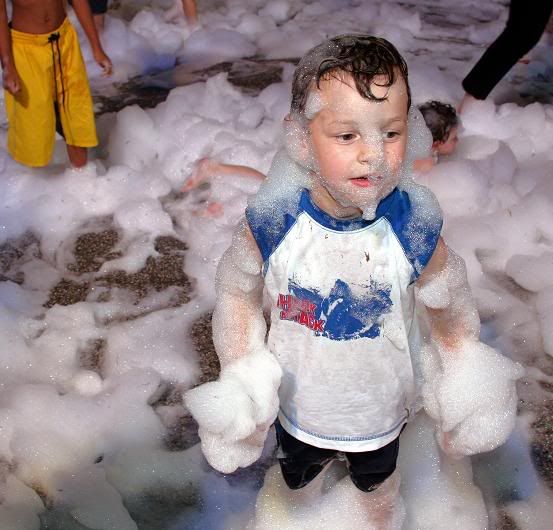 IMAGE: http://i28.photobucket.com/albums/c238/cyber_m0nkey/EOS350d017.jpg