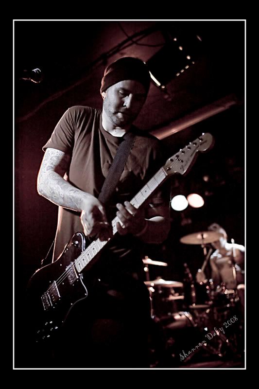 IMAGE: http://i28.photobucket.com/albums/c239/daisydeadpeddles/wholewheatbreadAZ262-.jpg