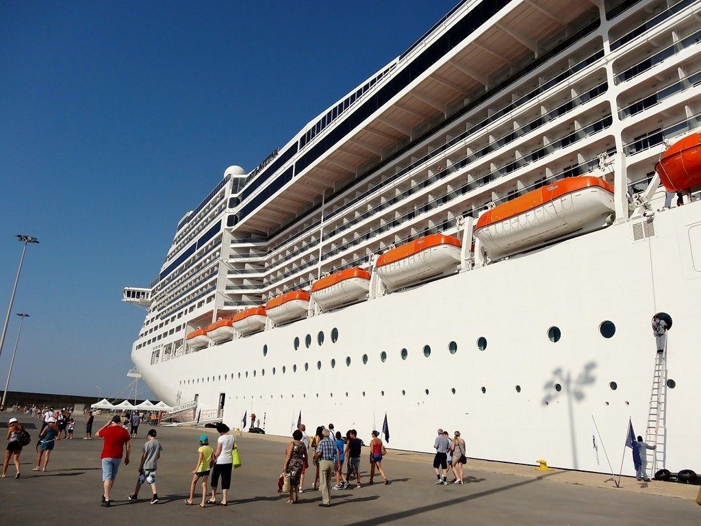 Msc Divina - Forum Cruises in Mediterranean Sea