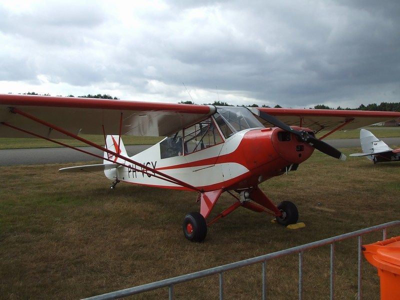 http://i28.photobucket.com/albums/c245/taylormonoplane/mini-DSCF4308.jpg