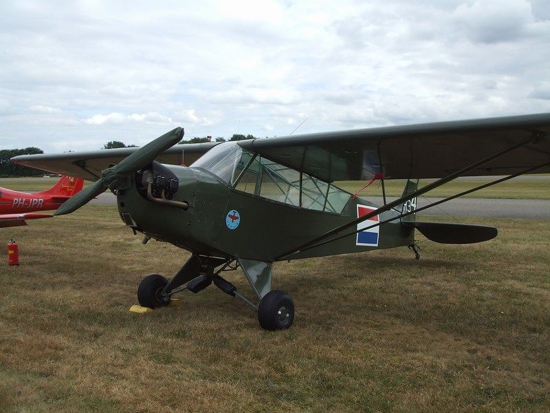 http://i28.photobucket.com/albums/c245/taylormonoplane/mini-DSCF4336.jpg