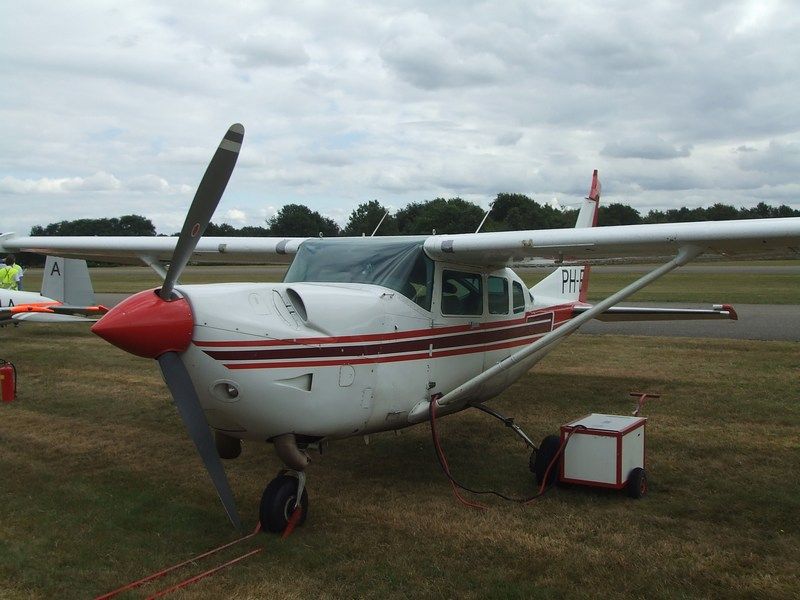 http://i28.photobucket.com/albums/c245/taylormonoplane/mini-DSCF4340.jpg