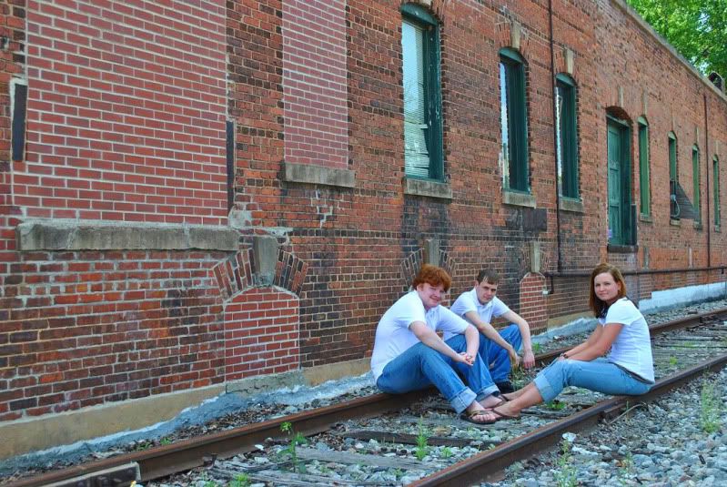 IMAGE: http://i28.photobucket.com/albums/c248/EricaWilliams/DSC_0183a.jpg