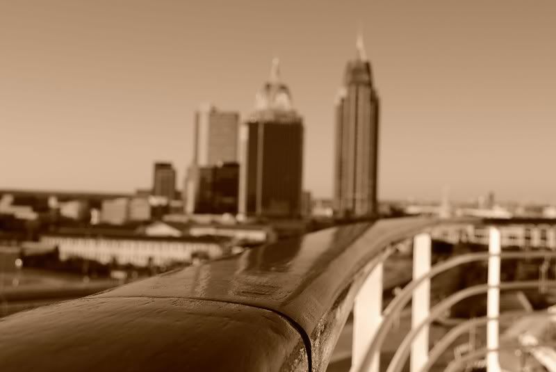 IMAGE: http://i28.photobucket.com/albums/c248/EricaWilliams/L1.jpg