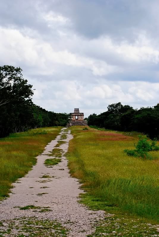 IMAGE: http://i28.photobucket.com/albums/c248/EricaWilliams/L3.jpg