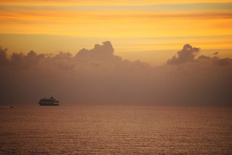 IMAGE: http://i28.photobucket.com/albums/c248/EricaWilliams/L6.jpg