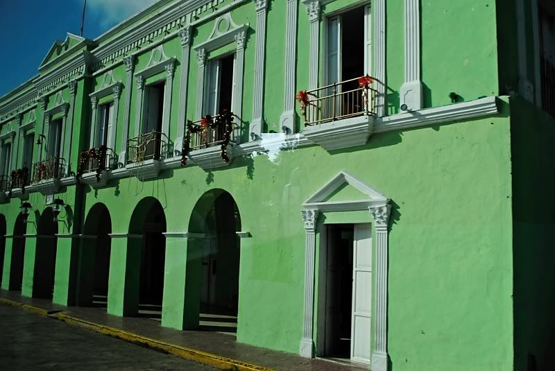 IMAGE: http://i28.photobucket.com/albums/c248/EricaWilliams/misc4.jpg