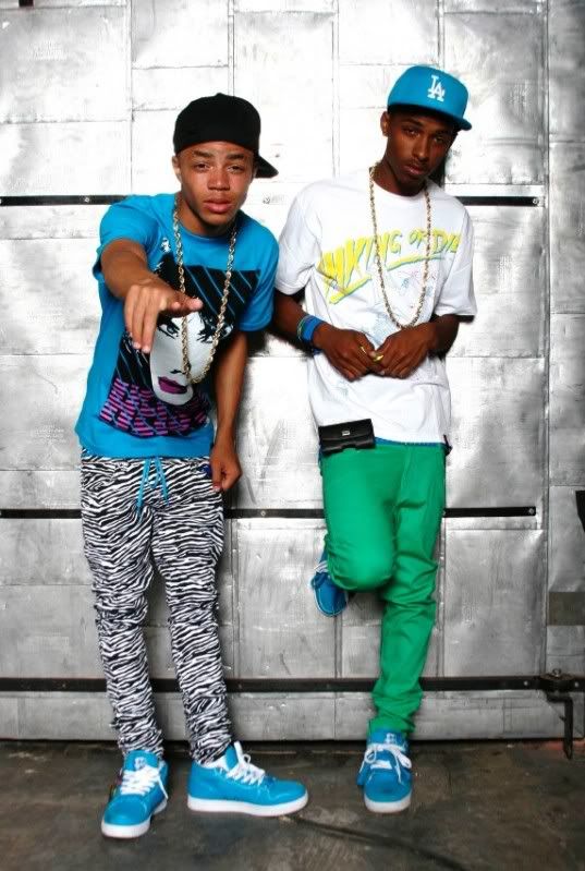 NewBoyz-01-bigjpgopt572x851o00s572x851.jpg