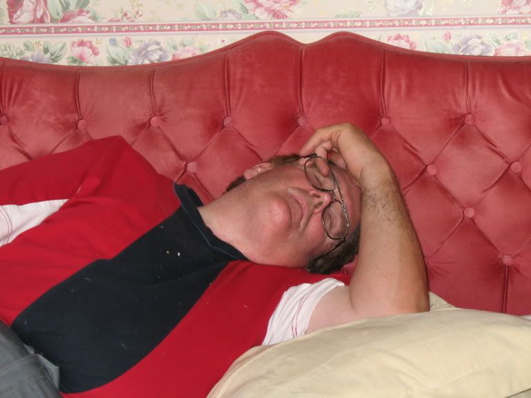 IMAGE: http://i28.photobucket.com/albums/c250/orangestripytigeress/A620/IMG_0001.jpg