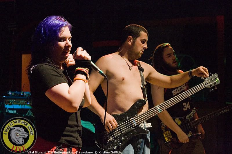 IMAGE: http://i28.photobucket.com/albums/c250/orangestripytigeress/awolfatyourdoor/VitalSigns5.jpg