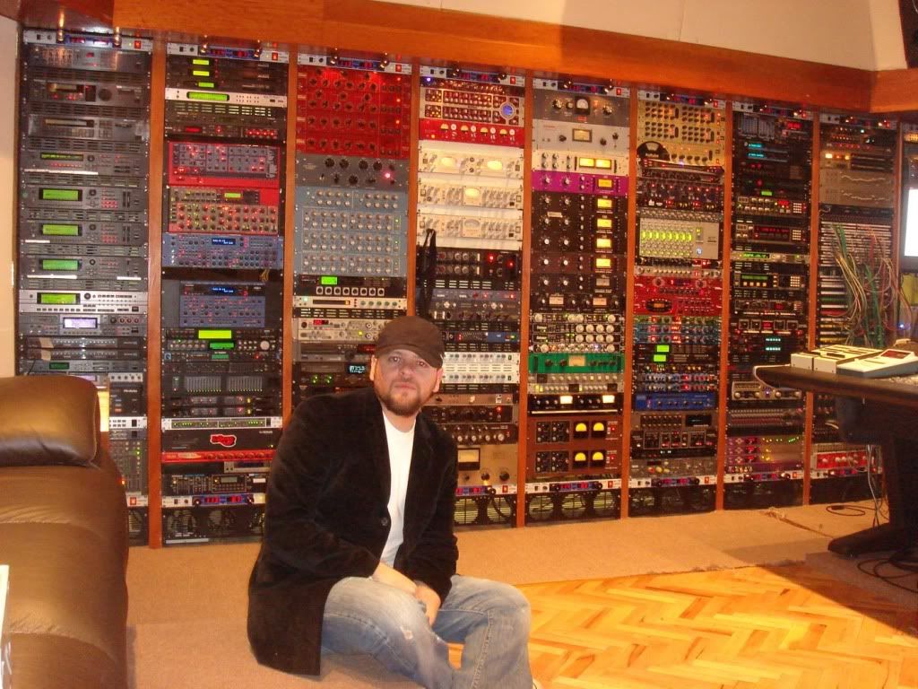 armando_avila_wallofsound.jpg